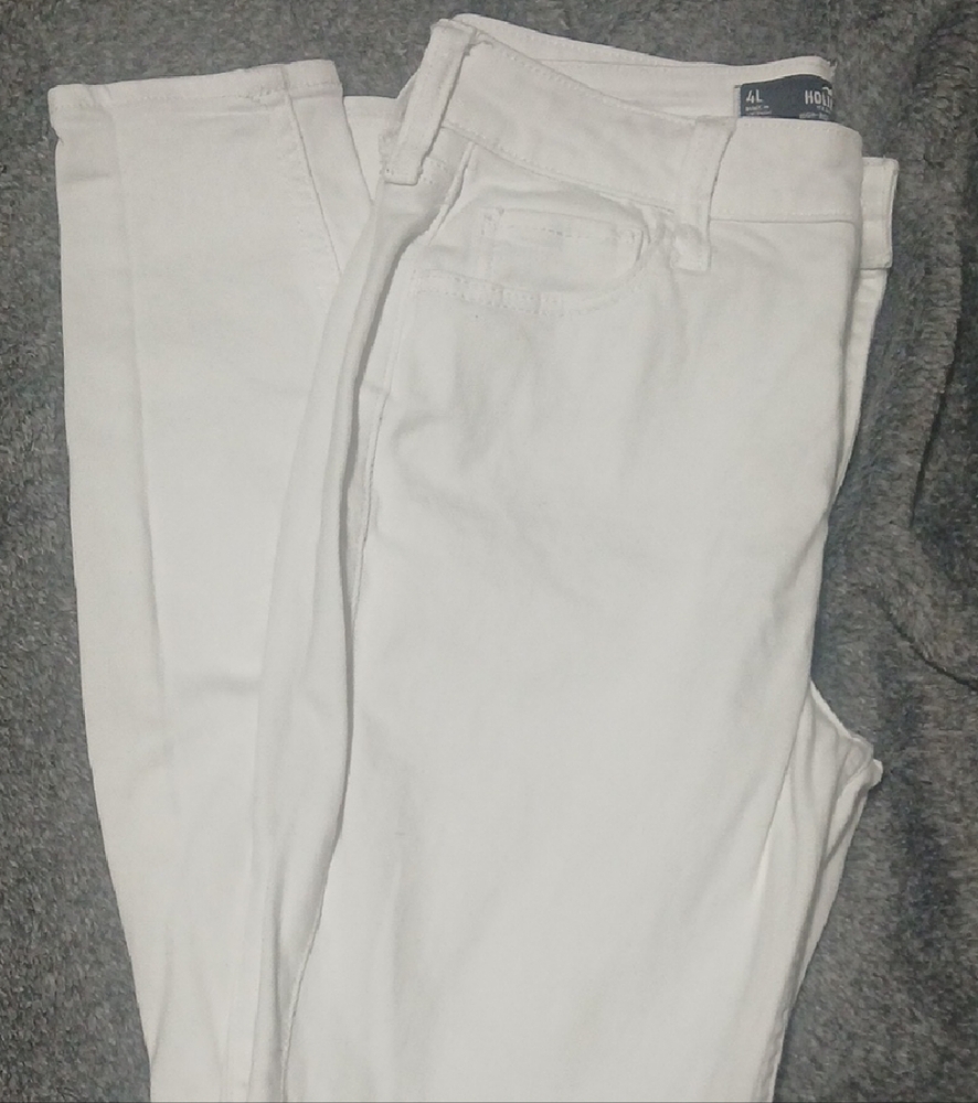 Hollister White High-Rise Super Skinny Jeans